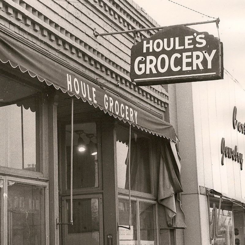 Historical image of Houle's Grocery